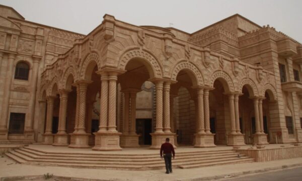القصر الرئاسي في محافظة صلاح الدين (رويترز) قصور صدام حسين الأكثر تميزاً بتصاميمها وسياسيو ما بعد 2003 يتنعمون بها (صور)
