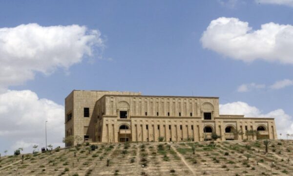 القصر الرئاسي في محافظة بابل جنوب بغداد (غيتي)